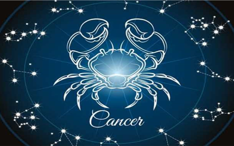 توقعات برج السرطان الأحد 8 مارس 2026 تكشف عن تغييرات مهنية وعاطفية مرتقبة